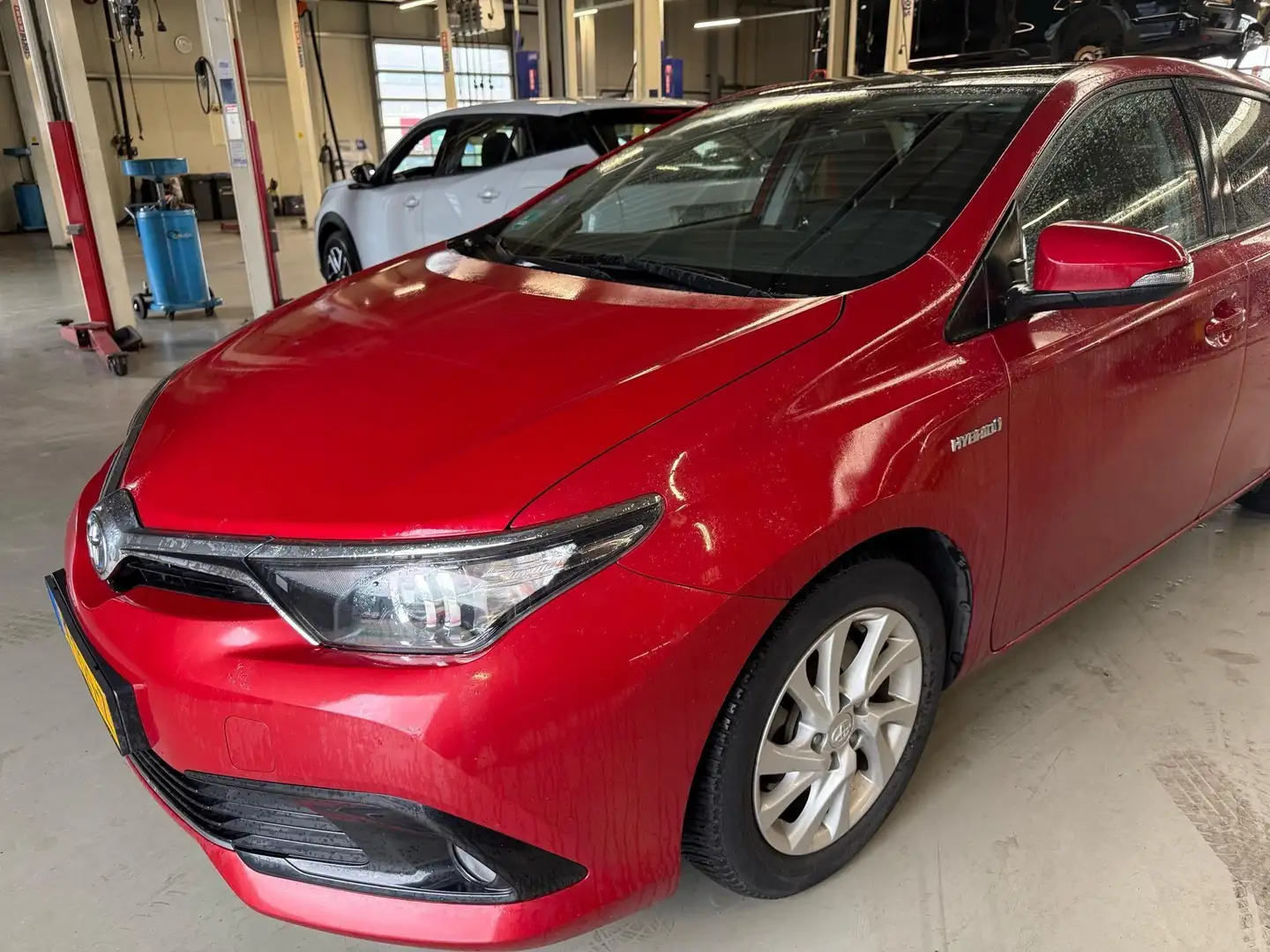 Toyota Auris 1.8 Hybrid Lease Rood - 2
