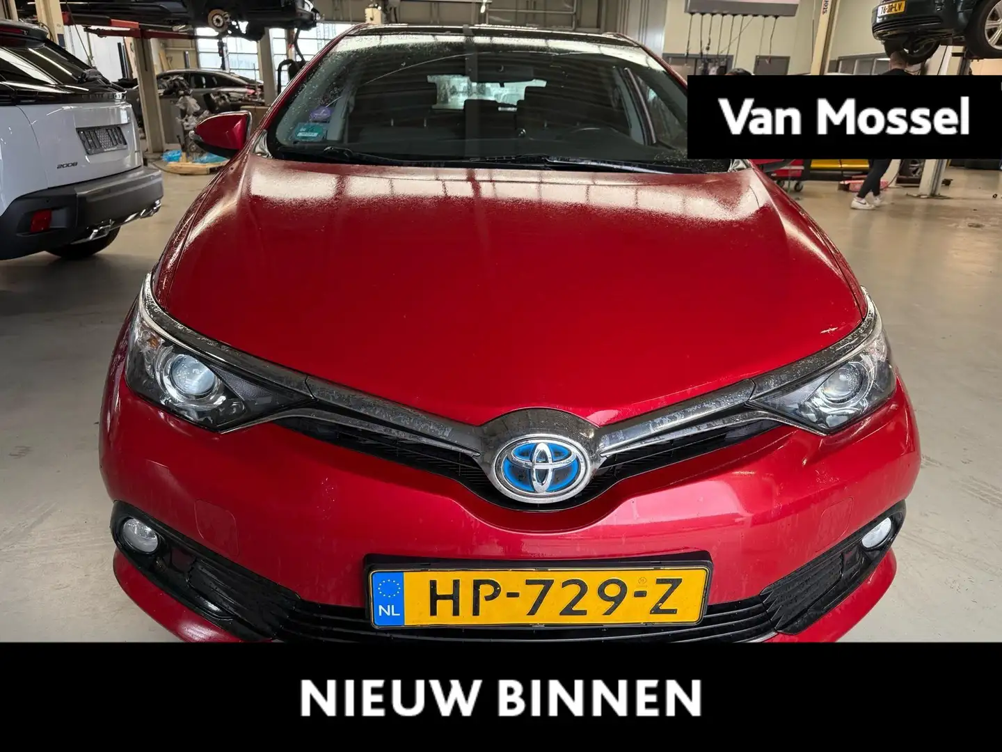 Toyota Auris 1.8 Hybrid Lease Rood - 1