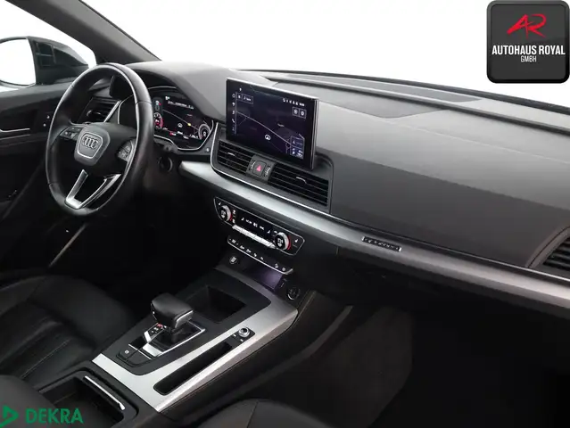 Audi Q5 view 12