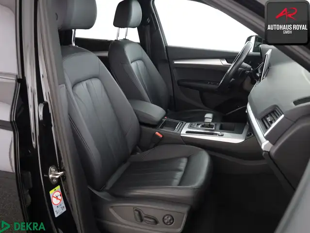 Audi Q5 view 11