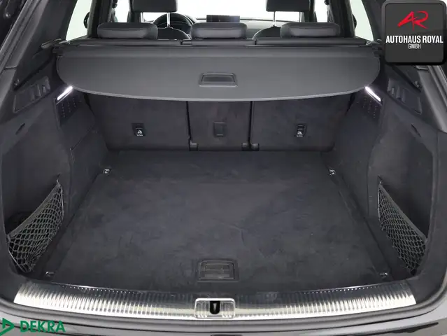 Audi Q5 view 9