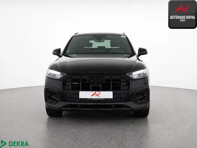 Audi Q5 view 8