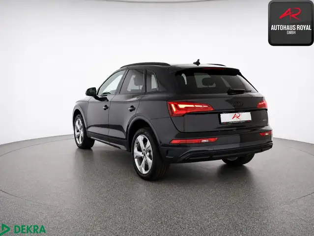 Audi Q5 view 3