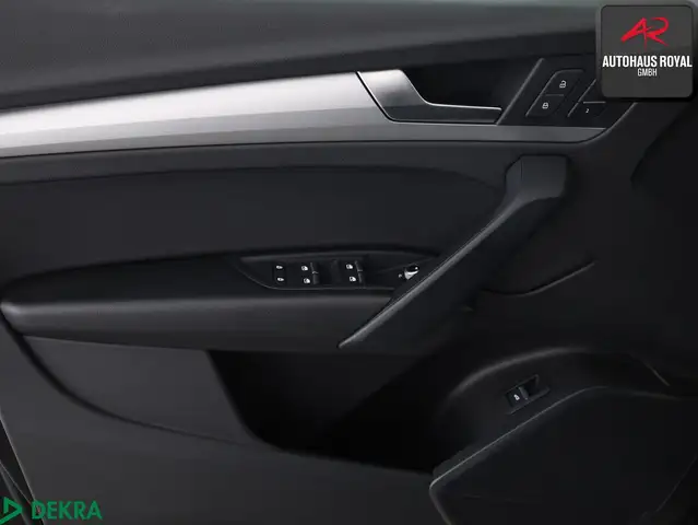 Audi Q5 view 14