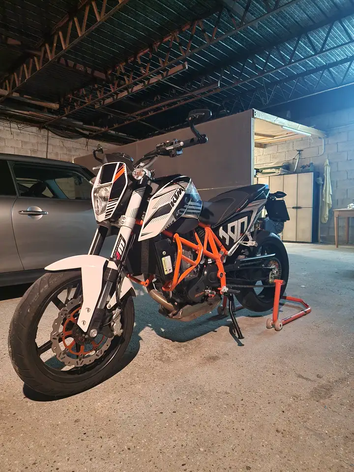 KTM 690 Duke