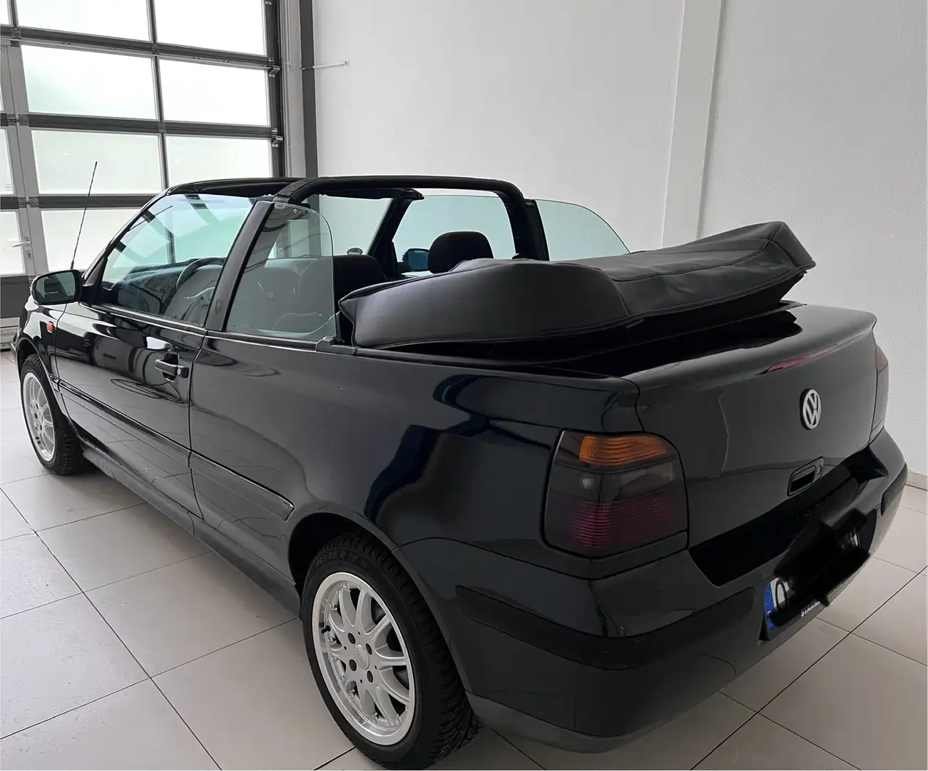 Volkswagen Golf Cabriolet Golf III Cabrio 1.8 Синій - 2