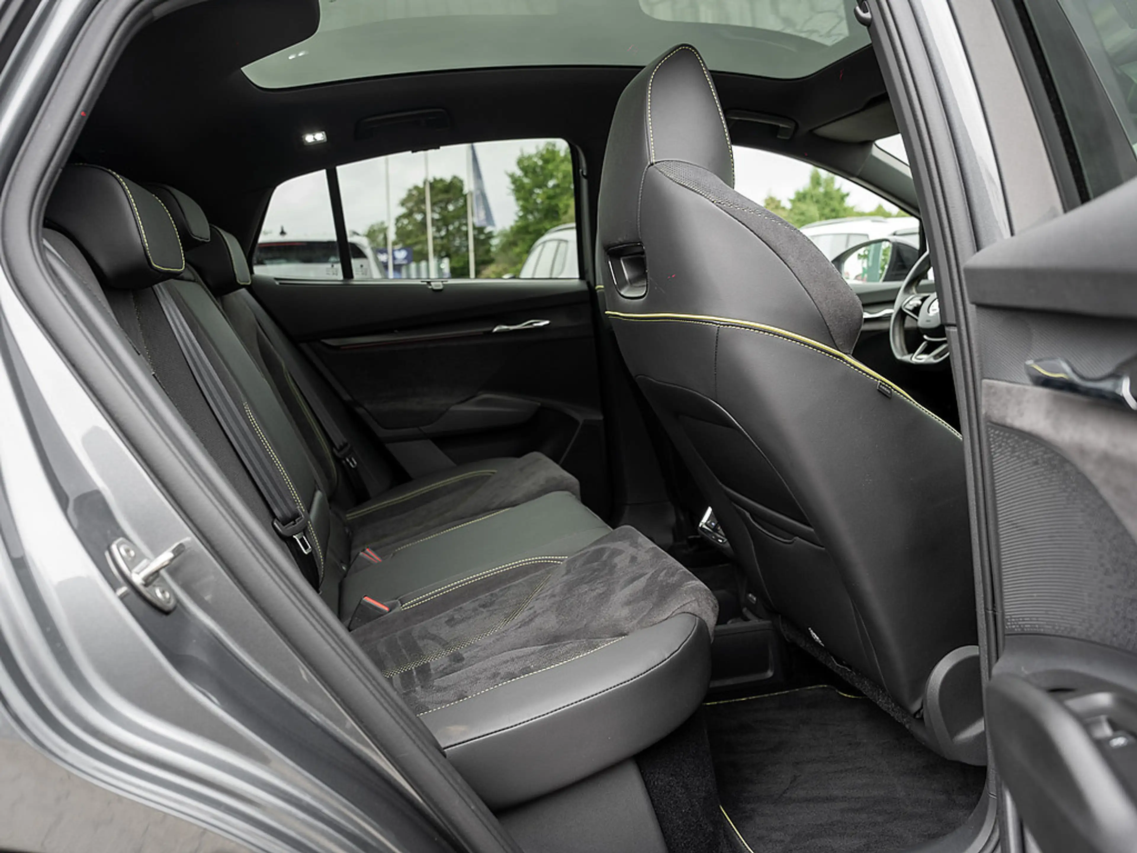 Skoda Enyaq Coupé RS Lounge AHK 360 PANO KAM MATRIX — photo 4