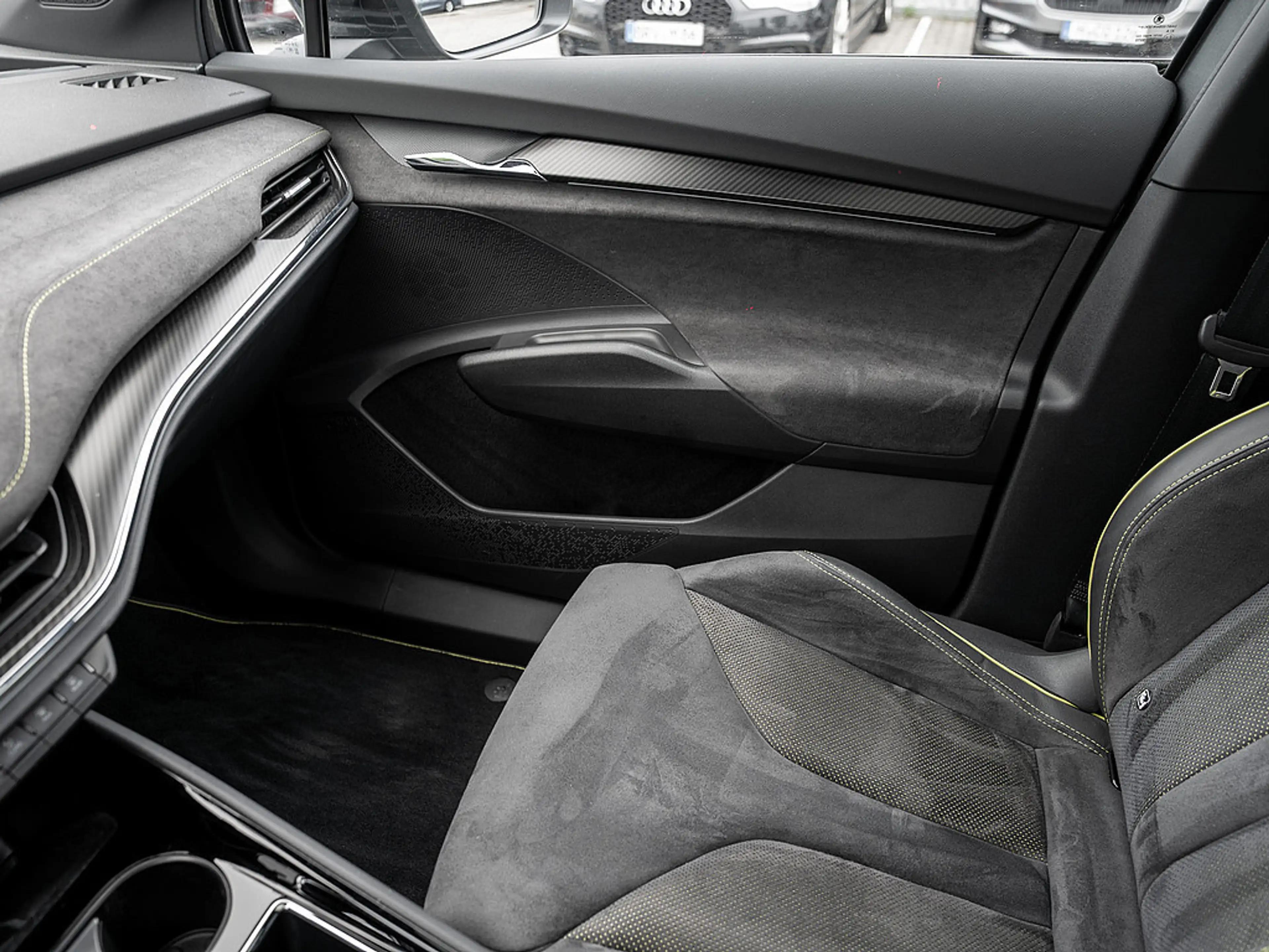 Skoda Enyaq Coupé RS Lounge AHK 360 PANO KAM MATRIX — photo 10
