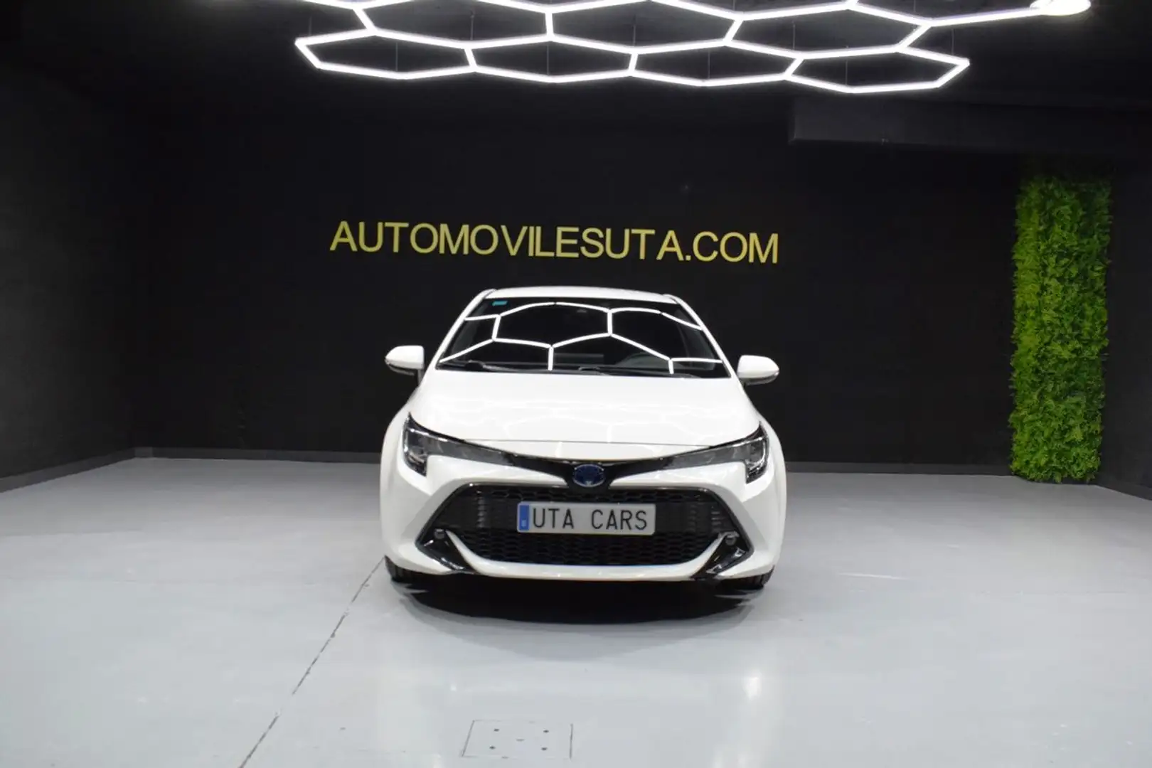 Toyota Corolla 1.8 HYBRID ACTIVE TECH E-CVT Blanc - 2