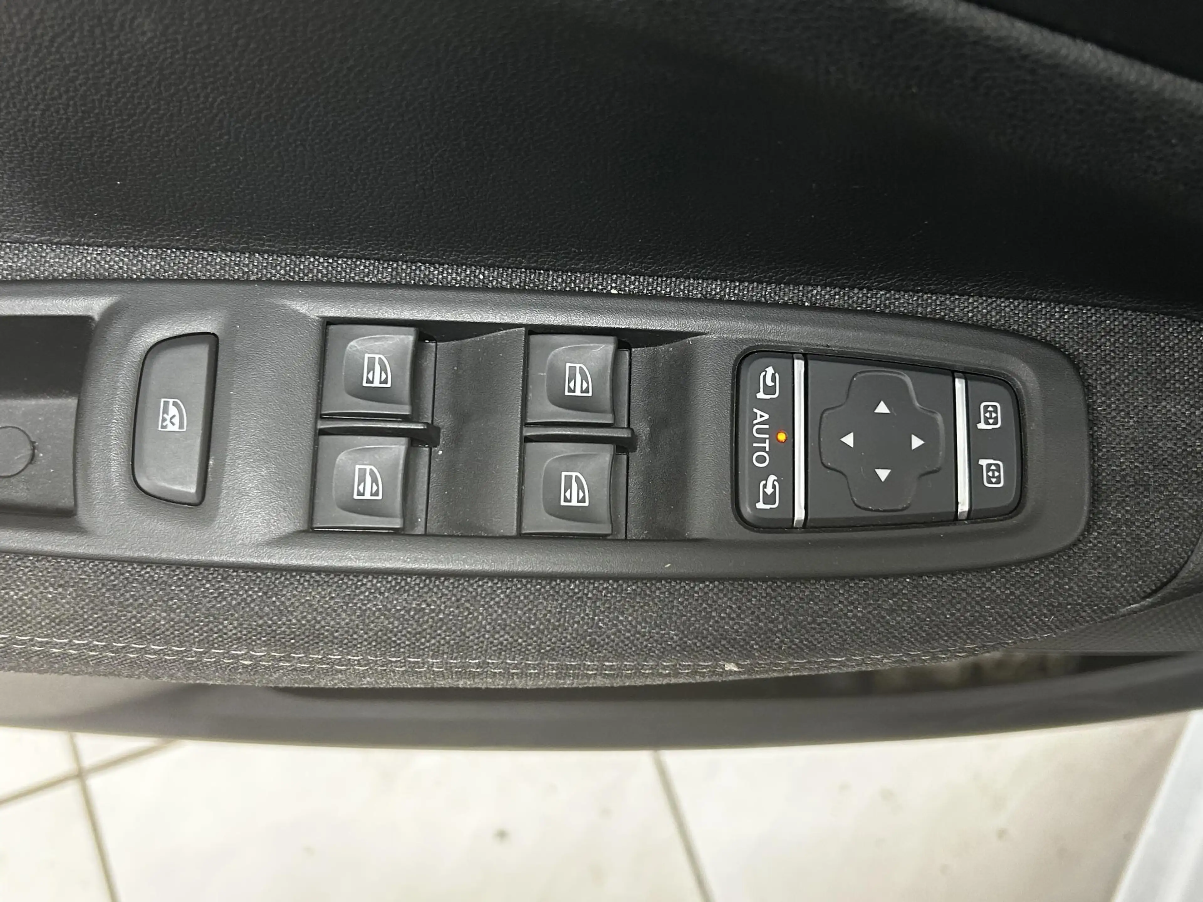 Renault ZOE R135 Iconic 52 kWh NAVIGATIE | ACHTERUITRIJCAMERA — photo 18
