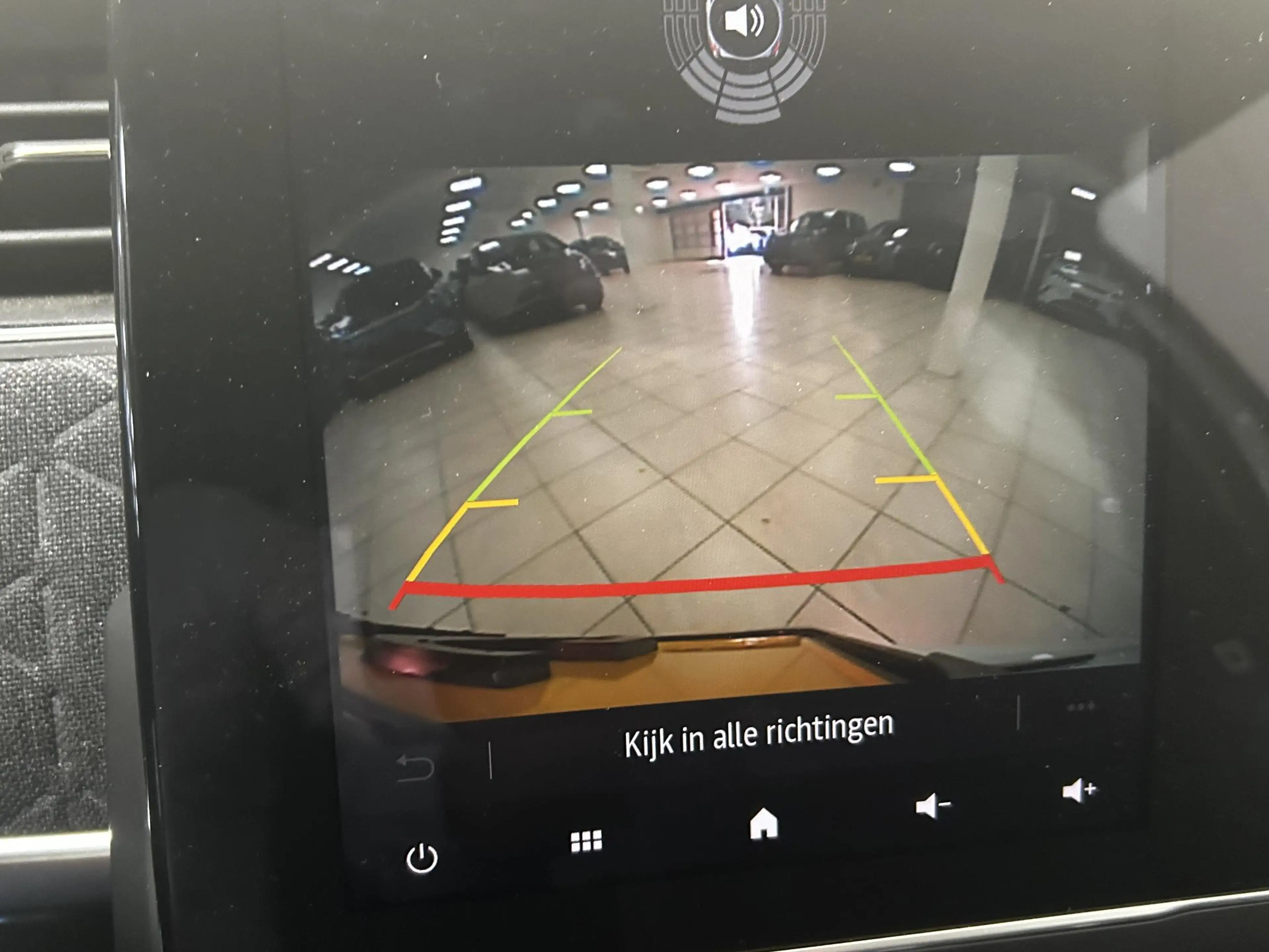 Renault ZOE R135 Iconic 52 kWh NAVIGATIE | ACHTERUITRIJCAMERA — photo 11