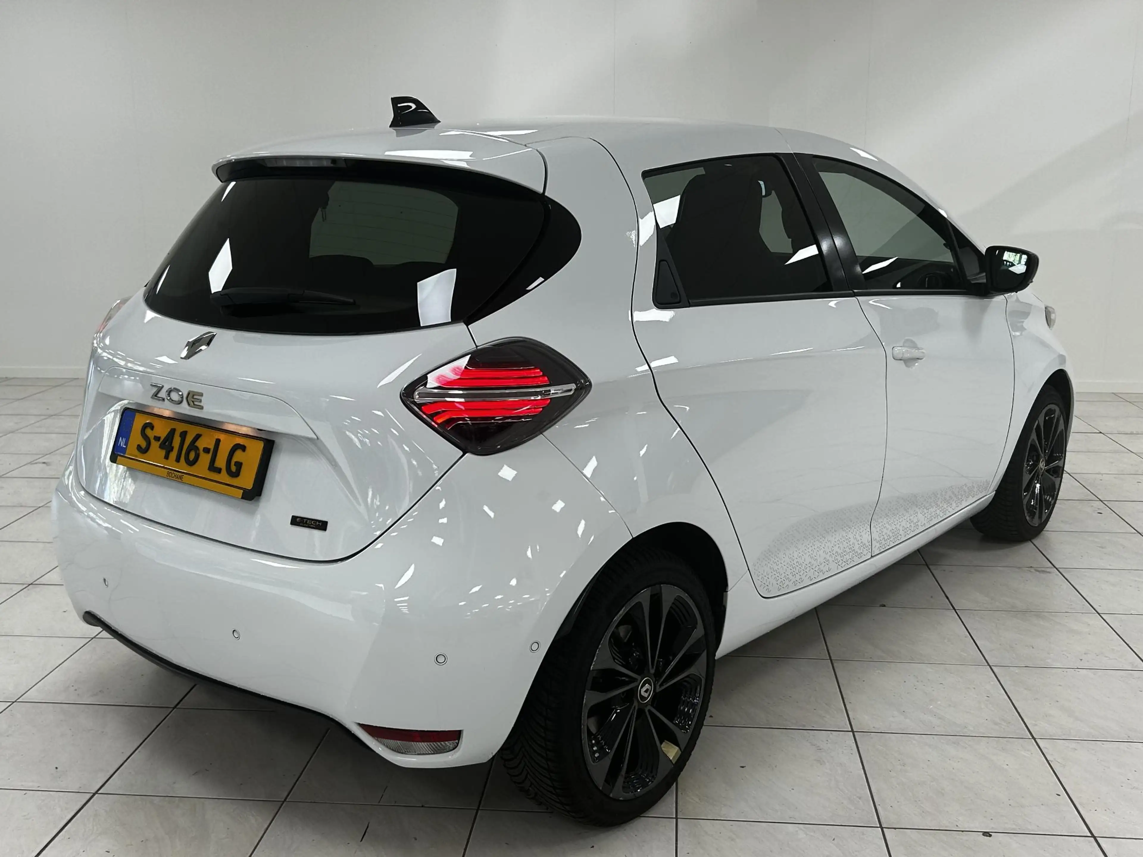 Renault ZOE R135 Iconic 52 kWh NAVIGATIE | ACHTERUITRIJCAMERA — photo 2