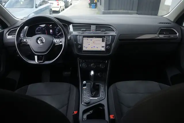 Volkswagen Tiguan view 2