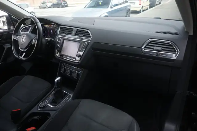 Volkswagen Tiguan view 9