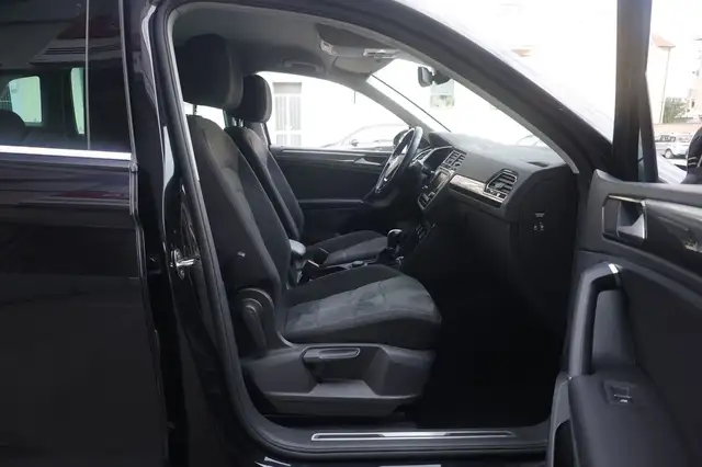 Volkswagen Tiguan view 11