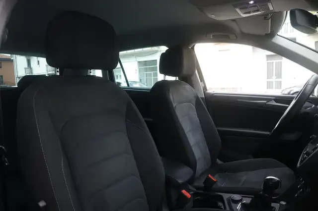 Volkswagen Tiguan view 6