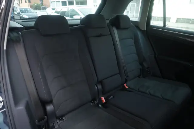 Volkswagen Tiguan view 13