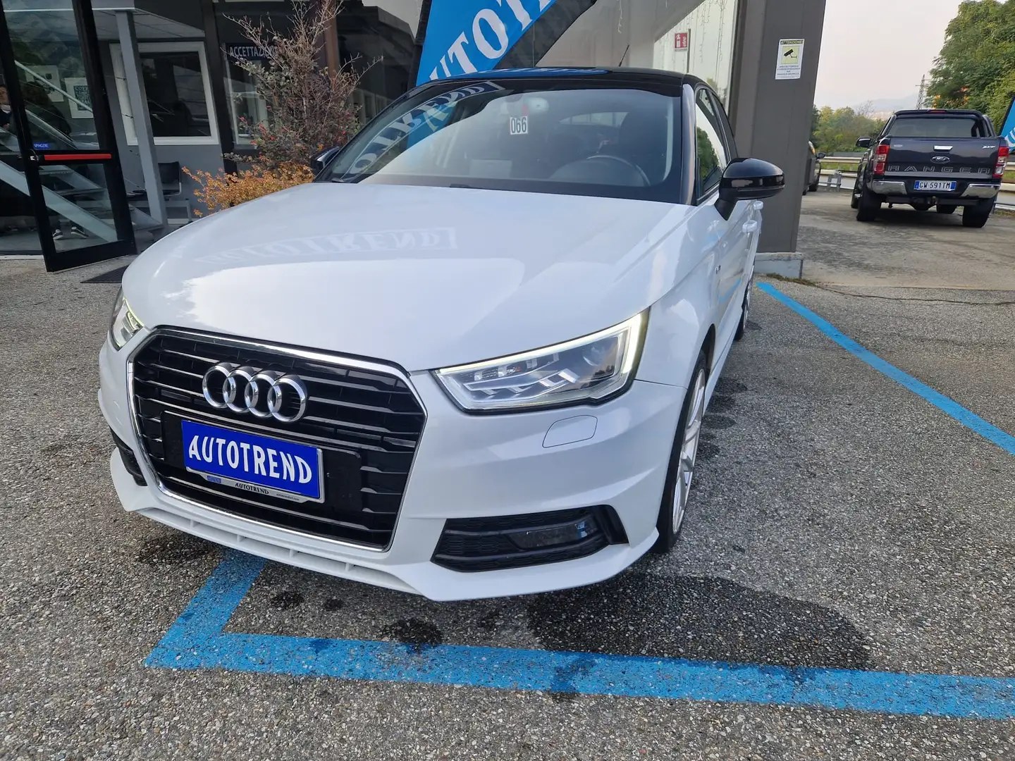 Audi A1 A1 Sportback 1.0 tfsi ultra Admired 95cv Blanc - 1