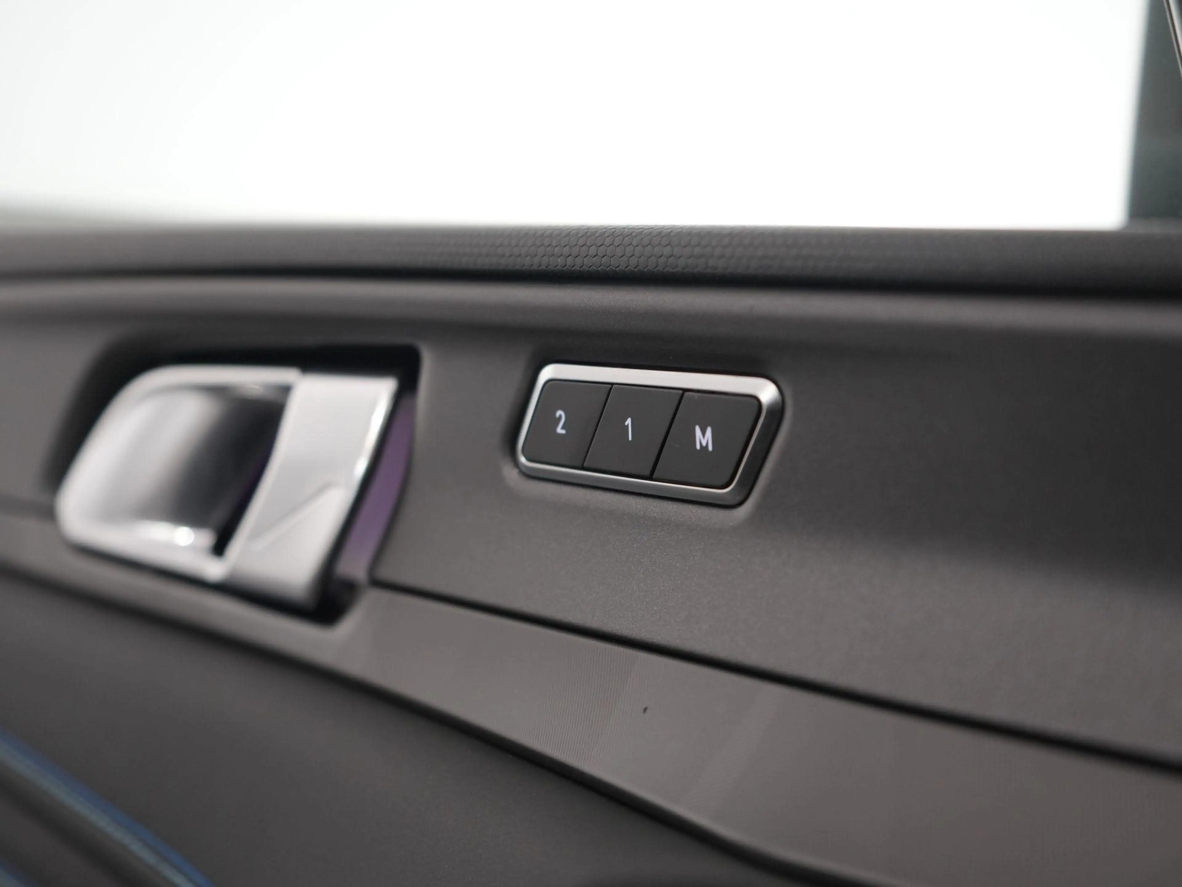 Lynk & Co 01 1.5 | Zwarte hemel | Black Edition | Pano | ACC | — photo 31