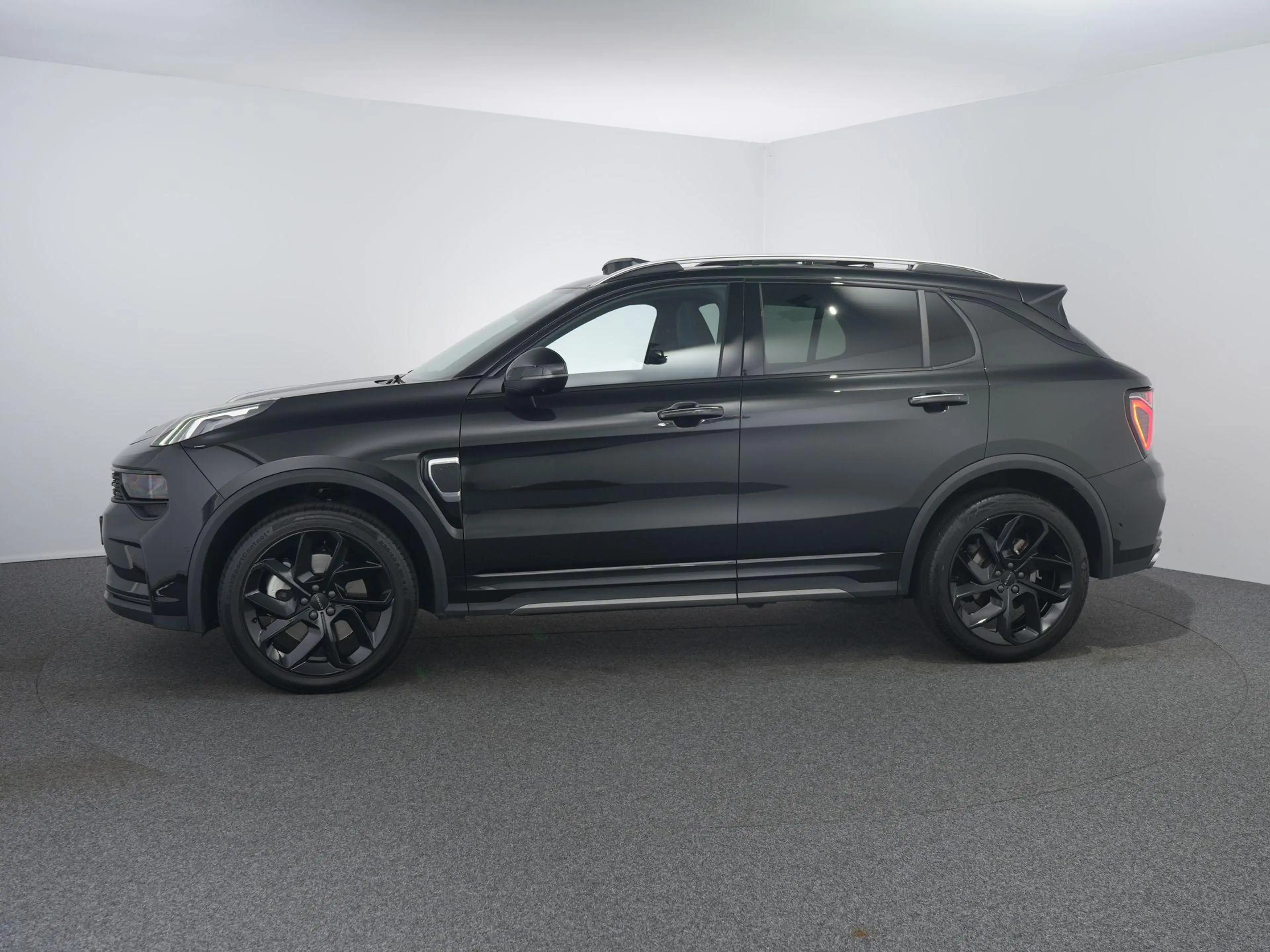 Lynk & Co 01 1.5 | Zwarte hemel | Black Edition | Pano | ACC | — photo 13