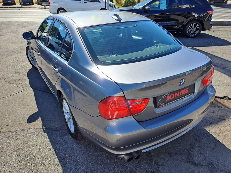 BMW 325 Limousine 325 i xDrive *1. Hd*Aut.*PDCs*SHZ* — photo 3