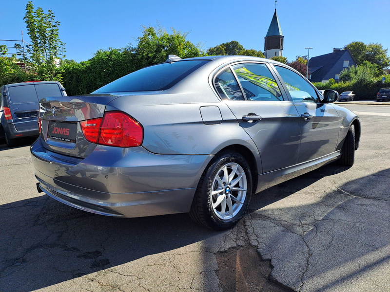 BMW 325 Limousine 325 i xDrive *1. Hd*Aut.*PDCs*SHZ* — photo 4