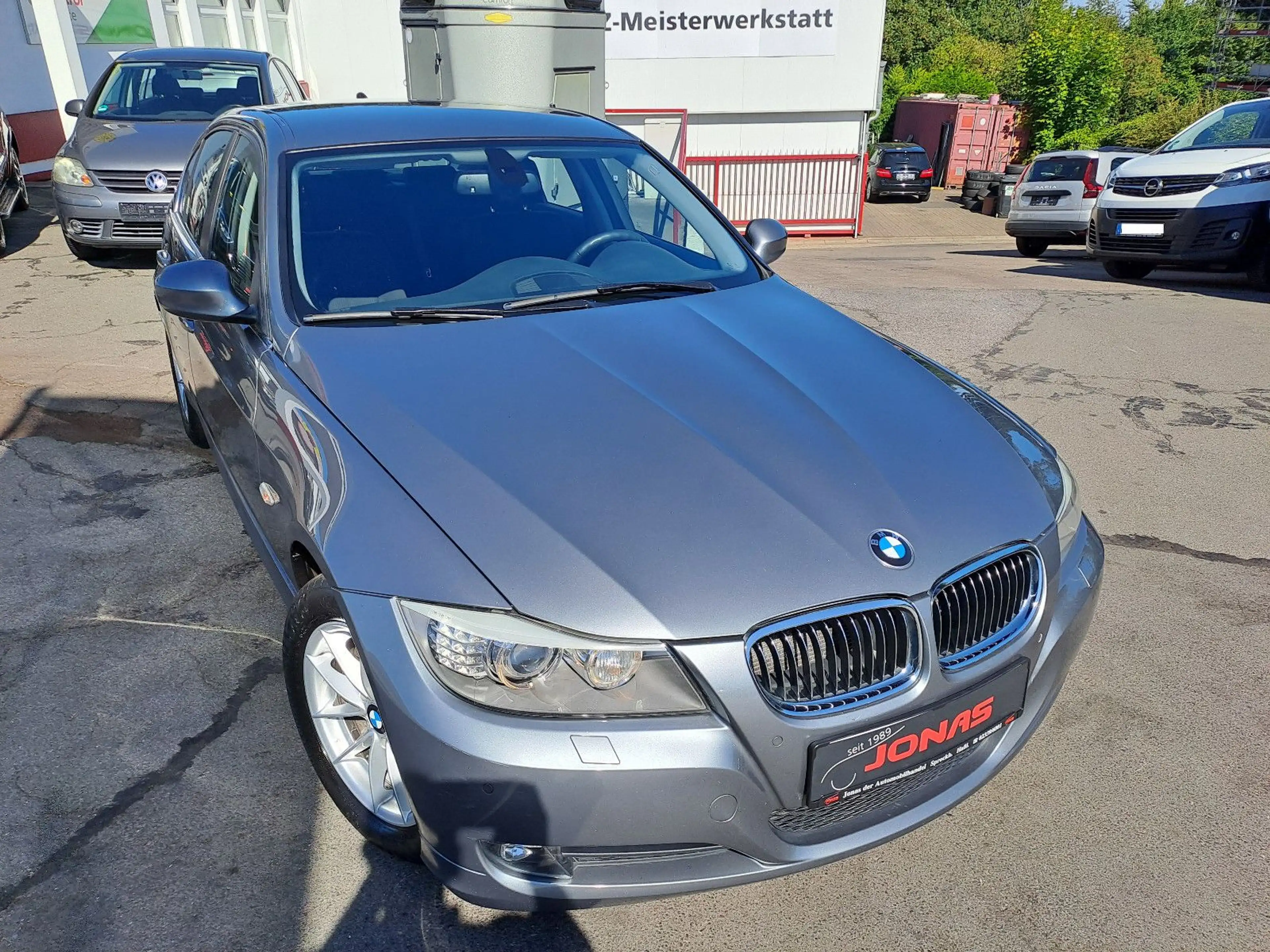BMW 325 Limousine 325 i xDrive *1. Hd*Aut.*PDCs*SHZ*