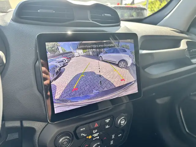 Jeep Renegade view 12