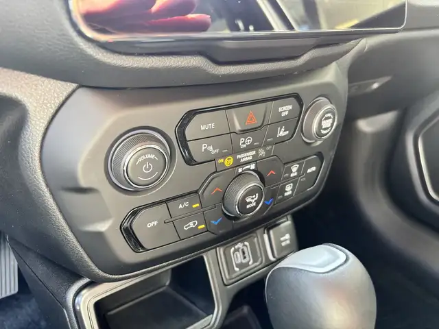 Jeep Renegade view 14