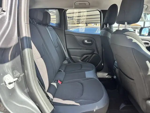 Jeep Renegade view 7