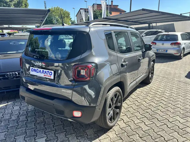 Jeep Renegade view 4