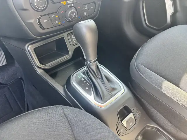 Jeep Renegade view 15
