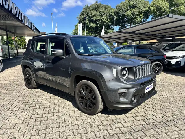 Jeep Renegade view 3