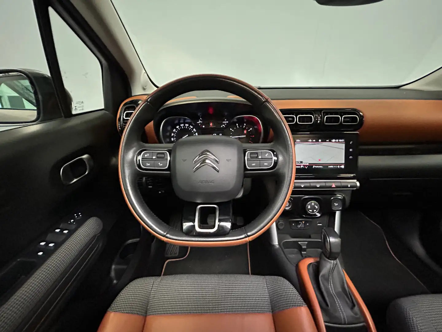 Citroen C3 Aircross 1.2 PureTech S&S Shine Automaat|Nwe Riem|Trekhaak| Gris - 2