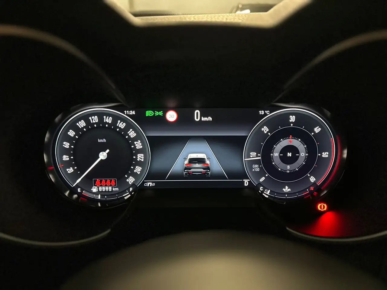 Alfa Romeo Stelvio 2024 — фото 15