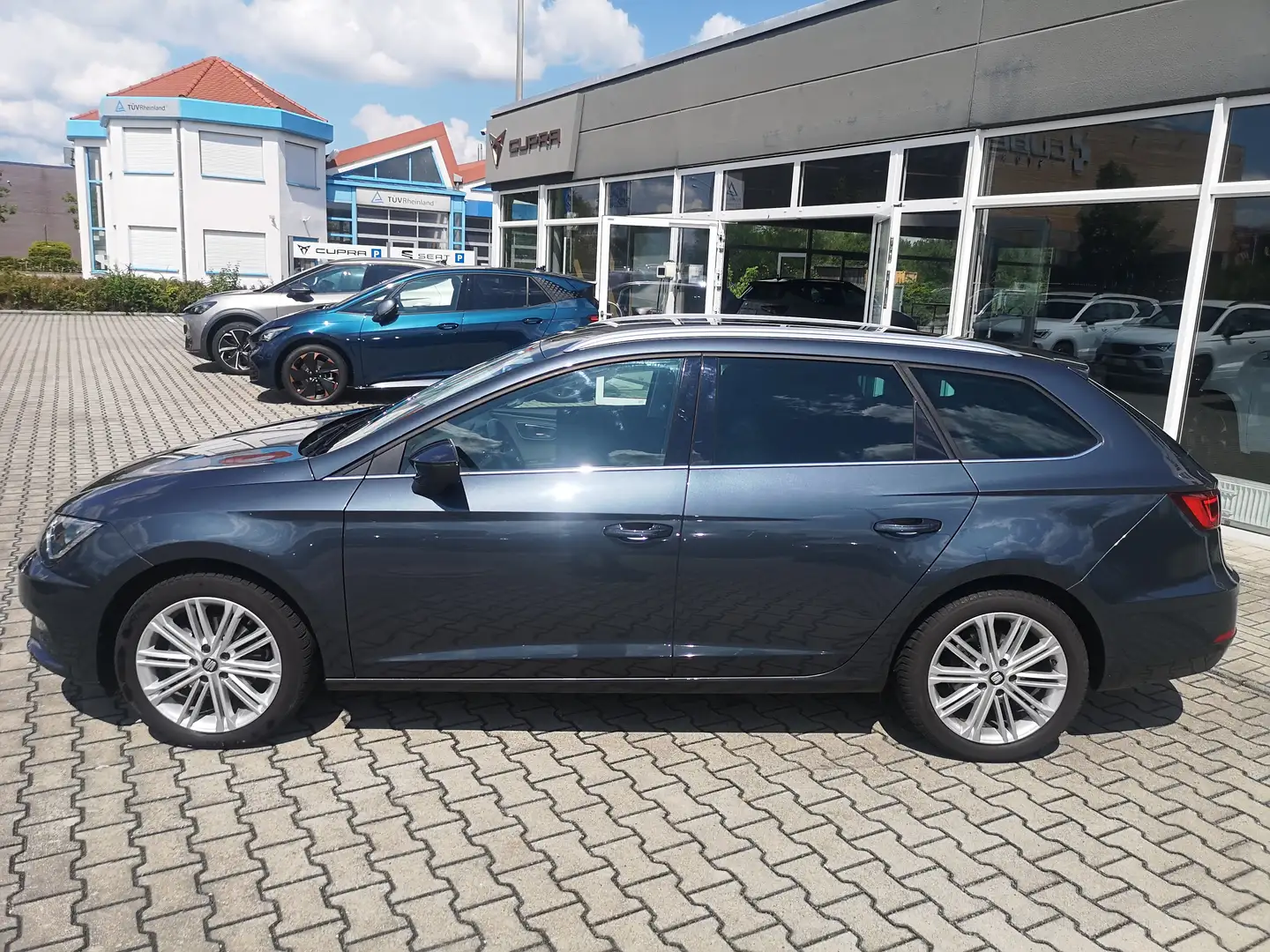SEAT Leon Xcellence PDC h+v SHZ Grau - 2