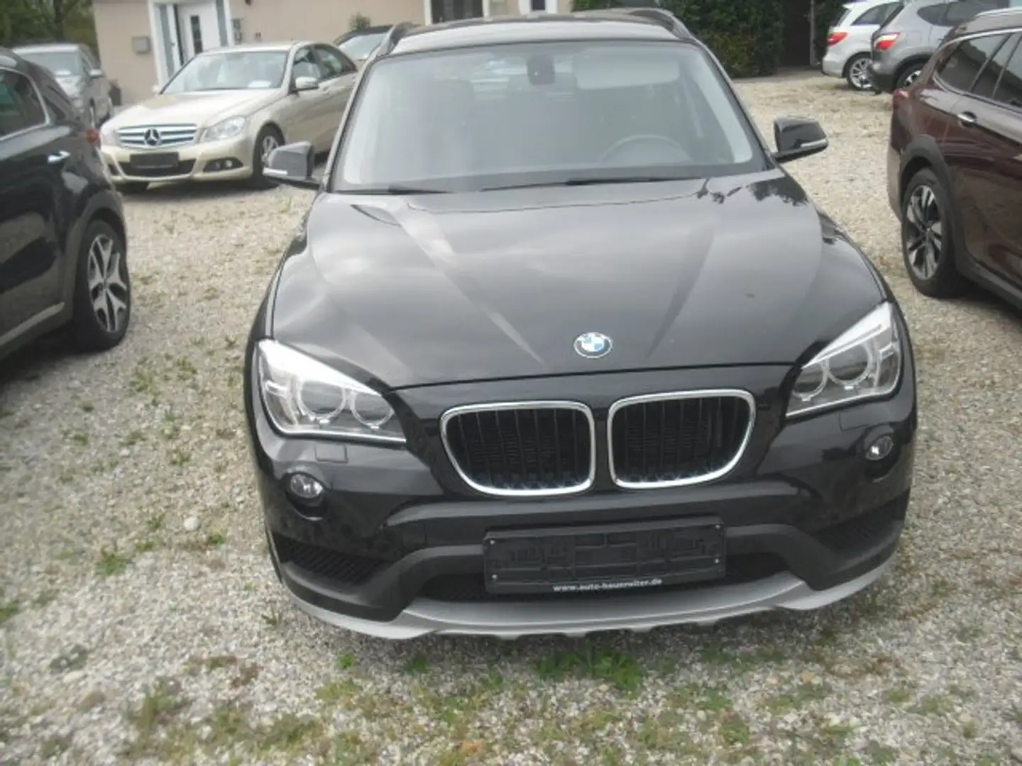 BMW X1 20 d xDrive Schwarz - 2