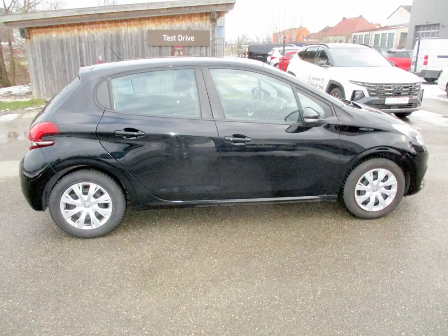 Peugeot 208 Like 1,2 Pure Tech Schwarz - 2