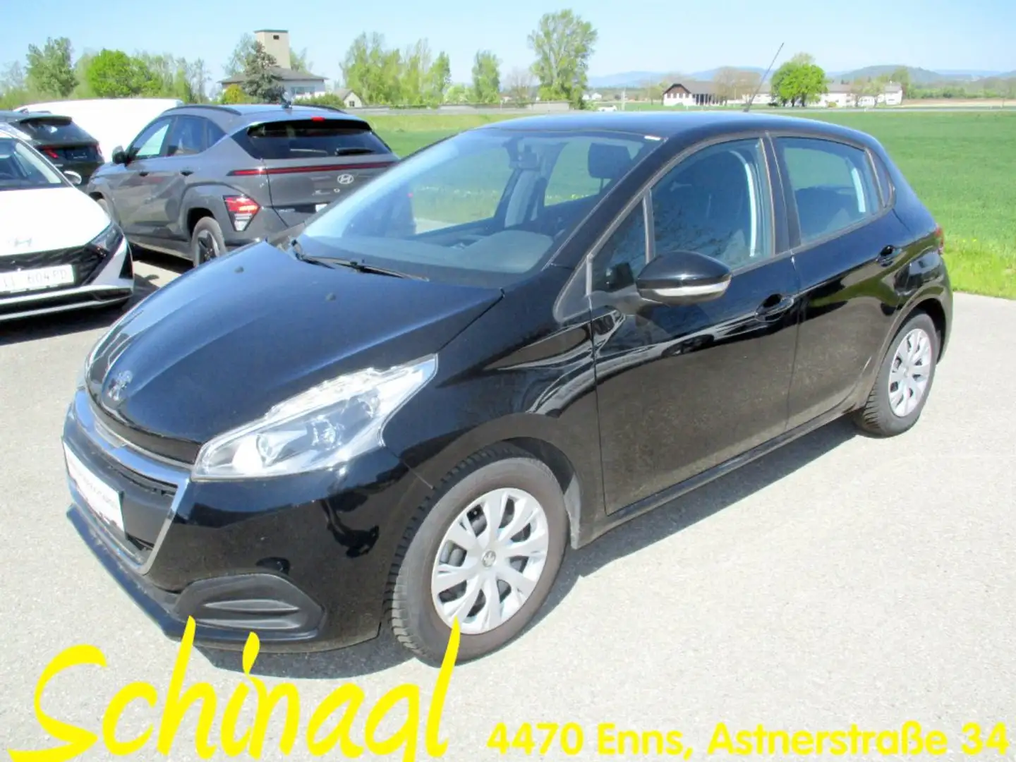 Peugeot 208 Like 1,2 Pure Tech Schwarz - 1