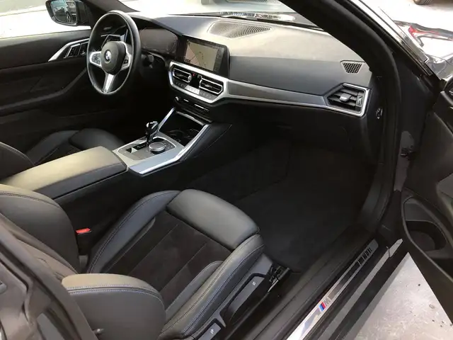 BMW 4 Series view 11