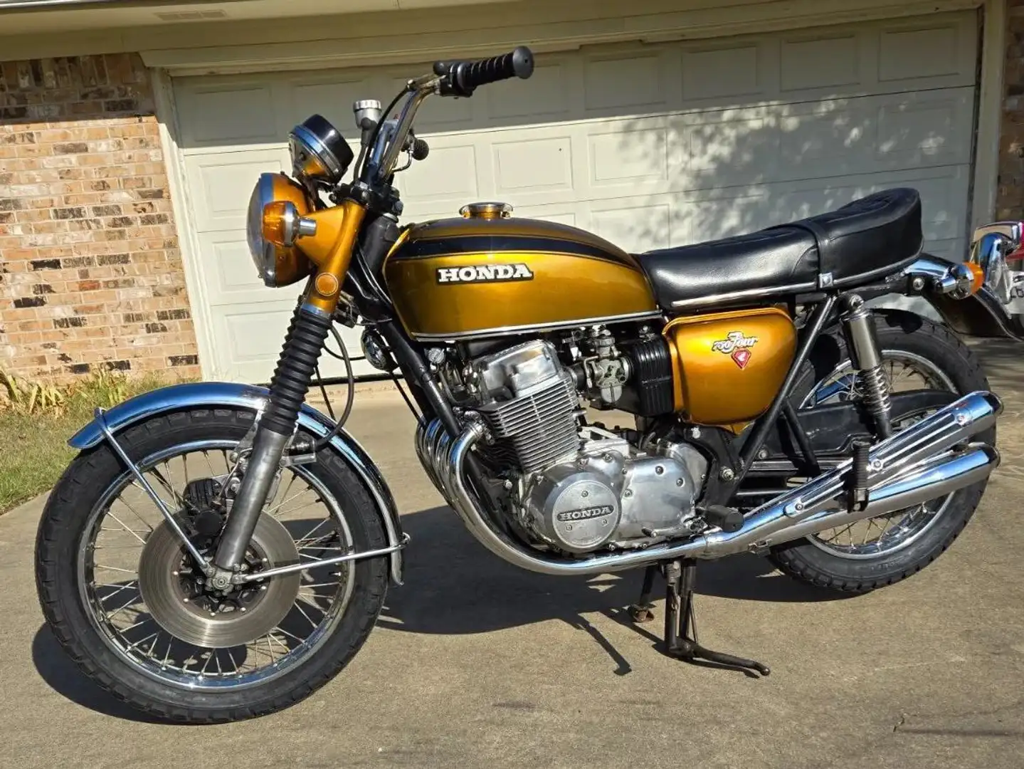 Honda CB 750 four Zlatá - 1