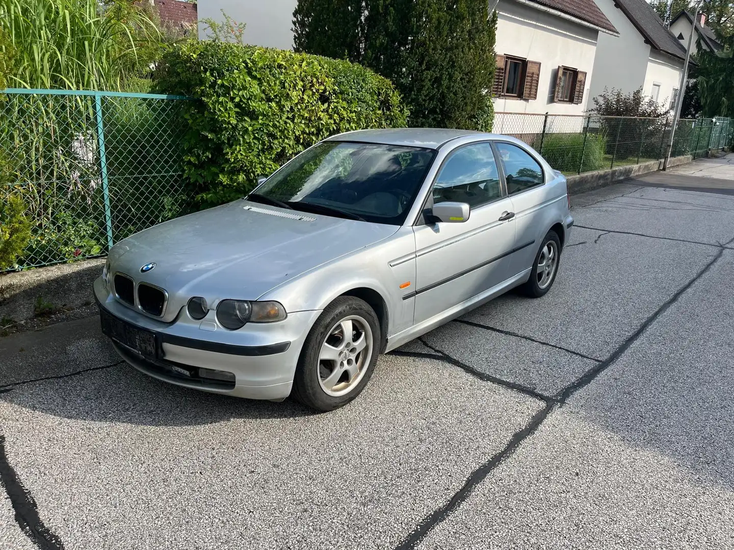 BMW Sonstige BMW 320td Compact Automatik | Pickerl bis 08/2027 | Klima | fahrbereit Silber - 2