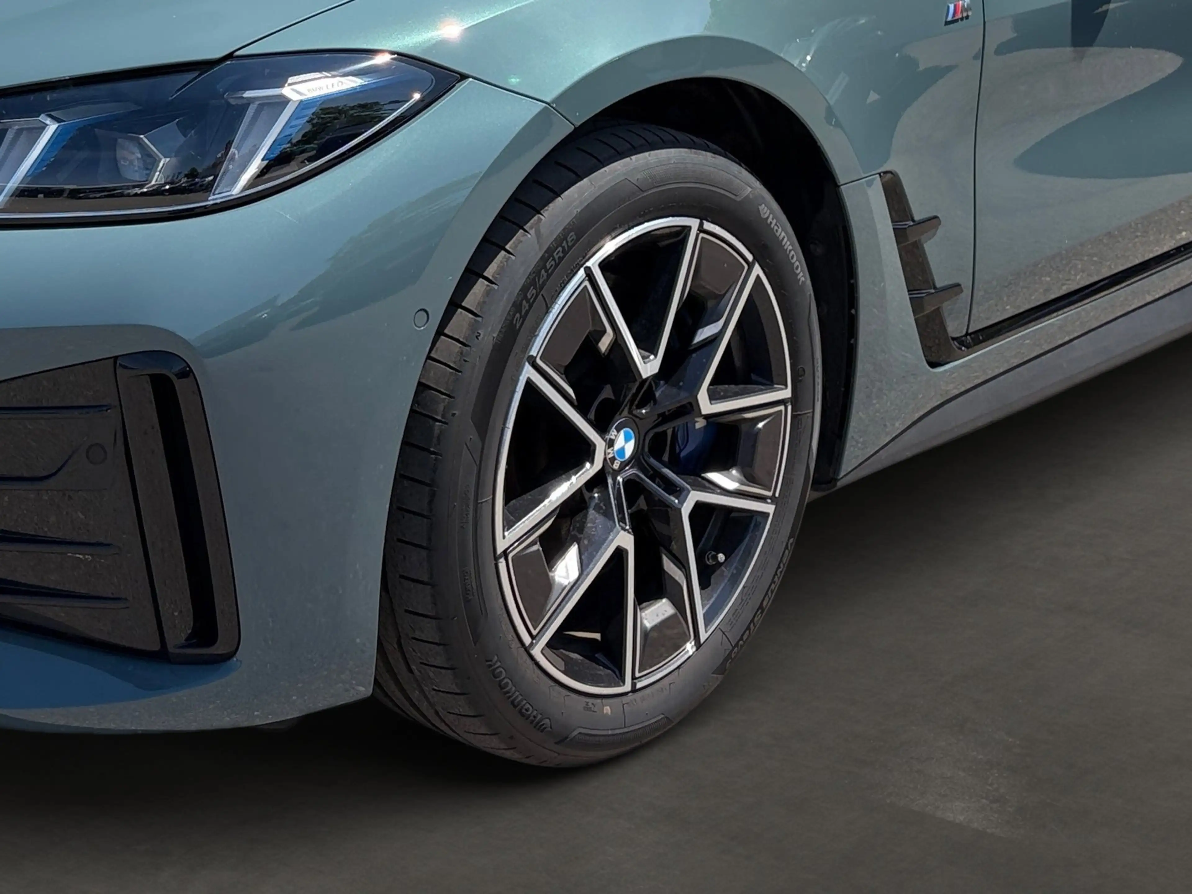 BMW i4 eDrive40 Msport*DrivingAssistProf*ParkingAssistPlu — photo 6