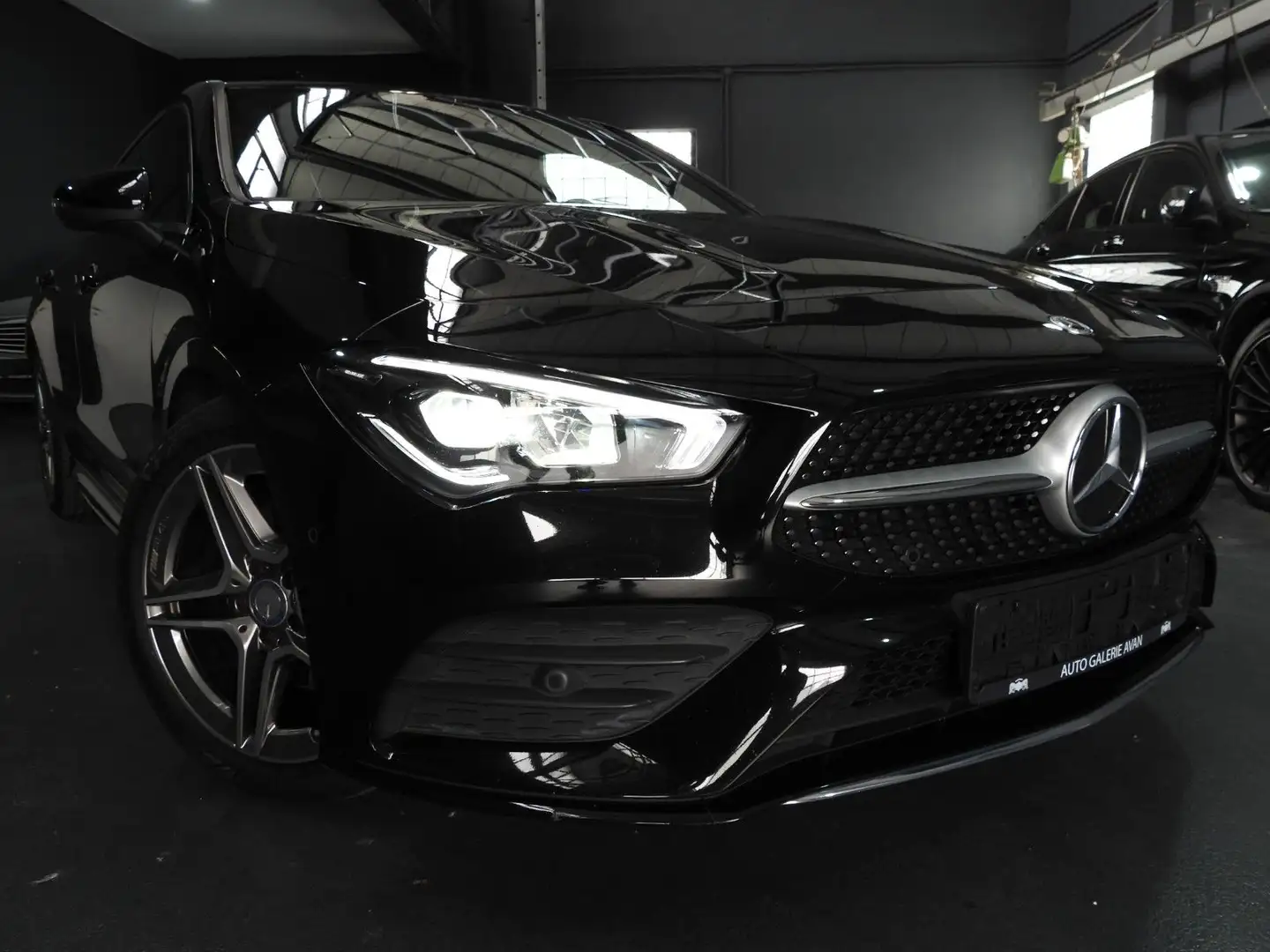 Mercedes-Benz CLA 200 CLA 200 SHOOTING BRAKE AMG-LINE Negro - 1