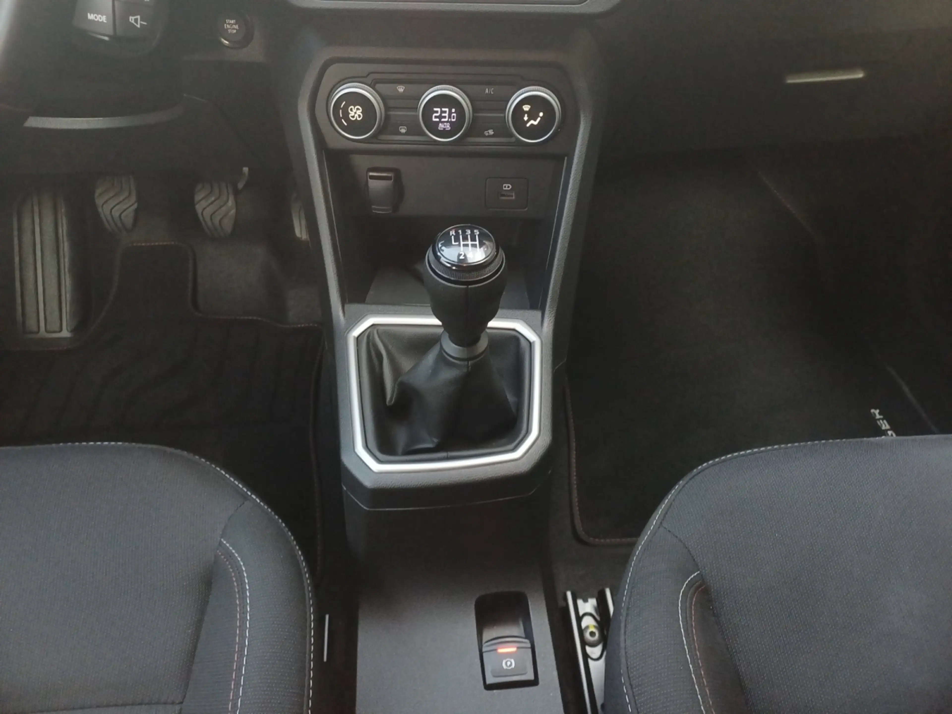 Dacia Jogger Dacia Jogger Extreme TCe 110 7 Sitze — photo 8