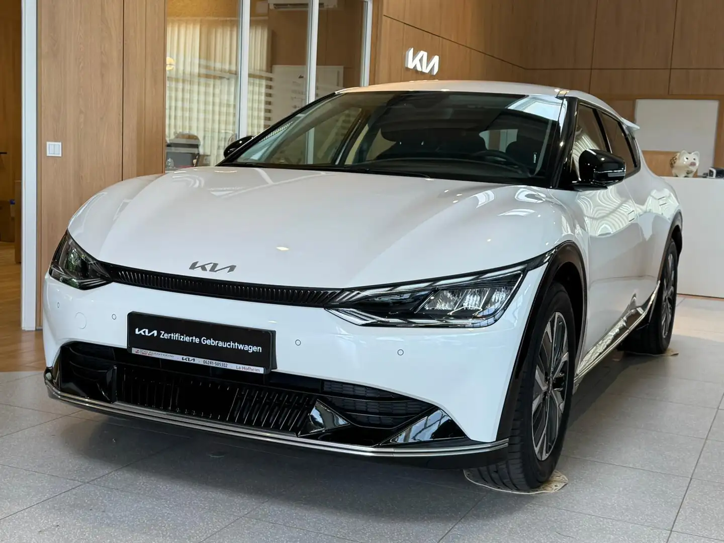 Kia EV6 77,4 kWh Basis RWD AIR-PAKET Weiß - 2