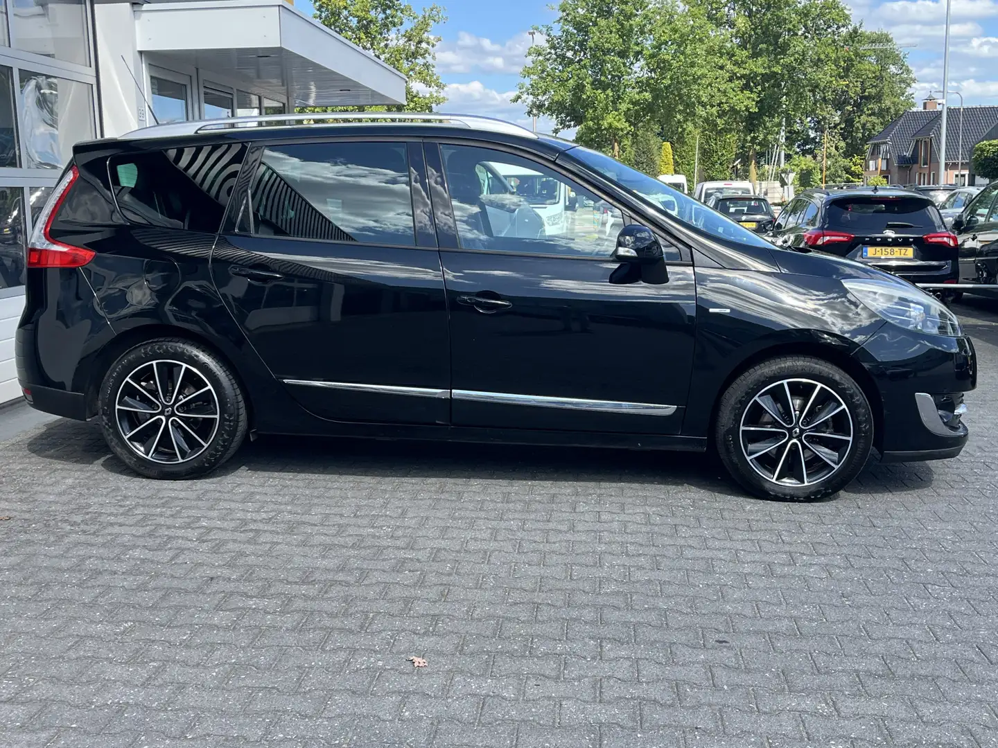 Renault Grand Scenic 1.2 TCe Bose 7p. Trekhaak Climate control Navigati Zwart - 2