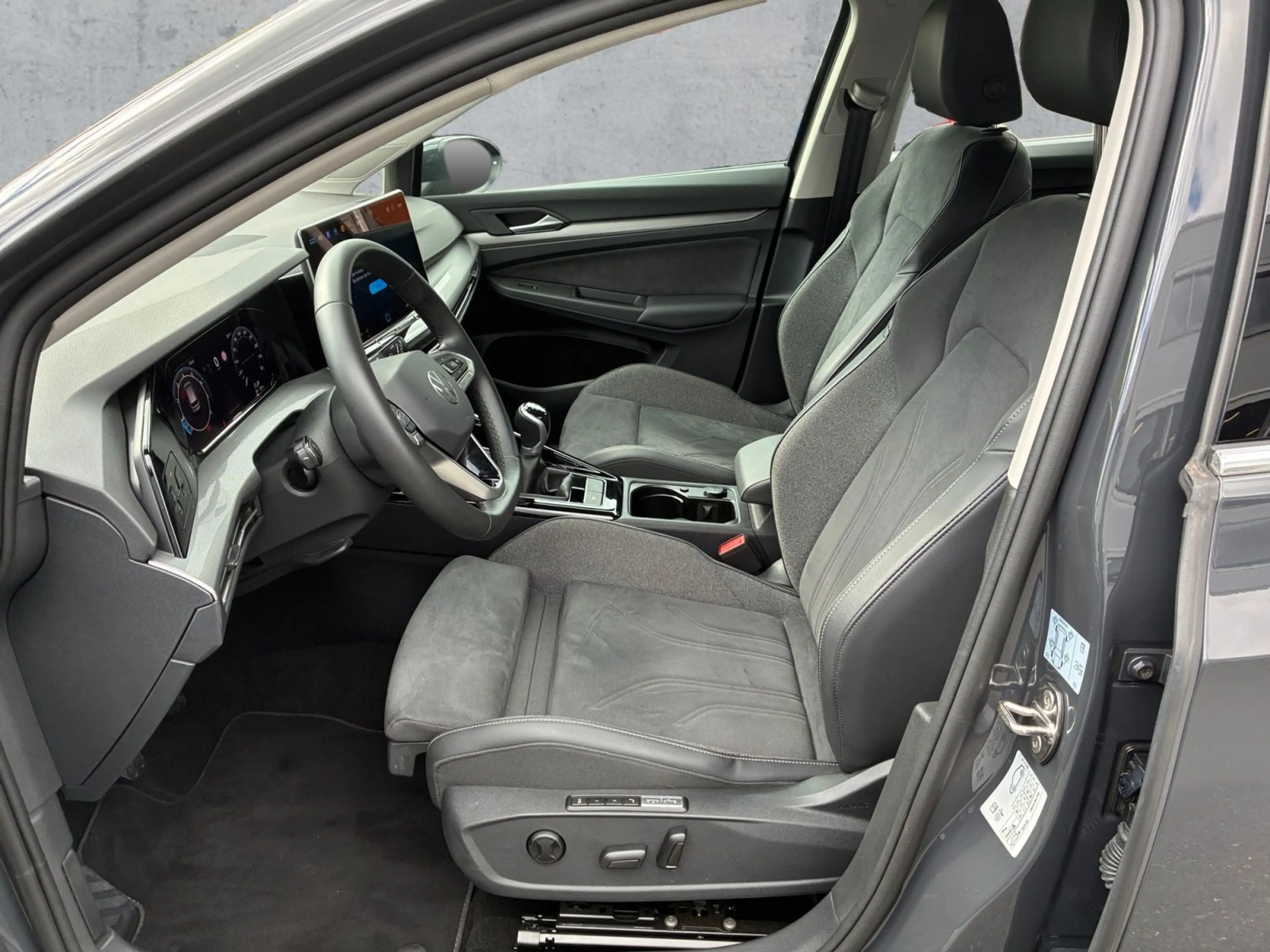 Volkswagen Golf 1.5 TSI STYLE LED+RFK+ACC+DAB+ — photo 12