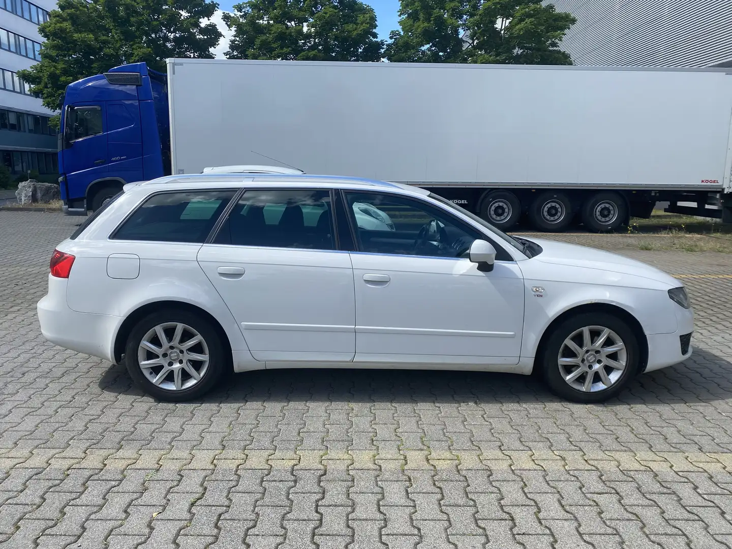 SEAT Exeo ST 2.0 TDI CR Ecomotive Style White - 2