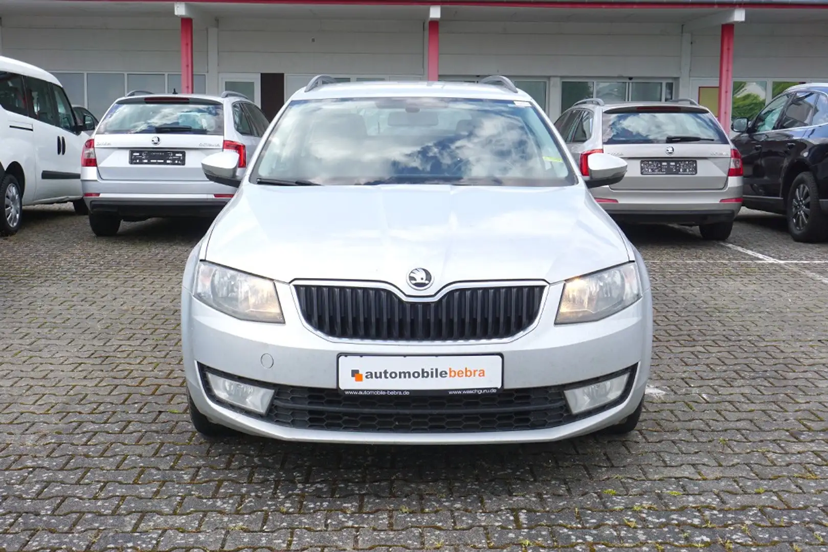 Skoda Octavia 1.6TDI Ambiente PDC MFL SHZ Klima Argent - 2